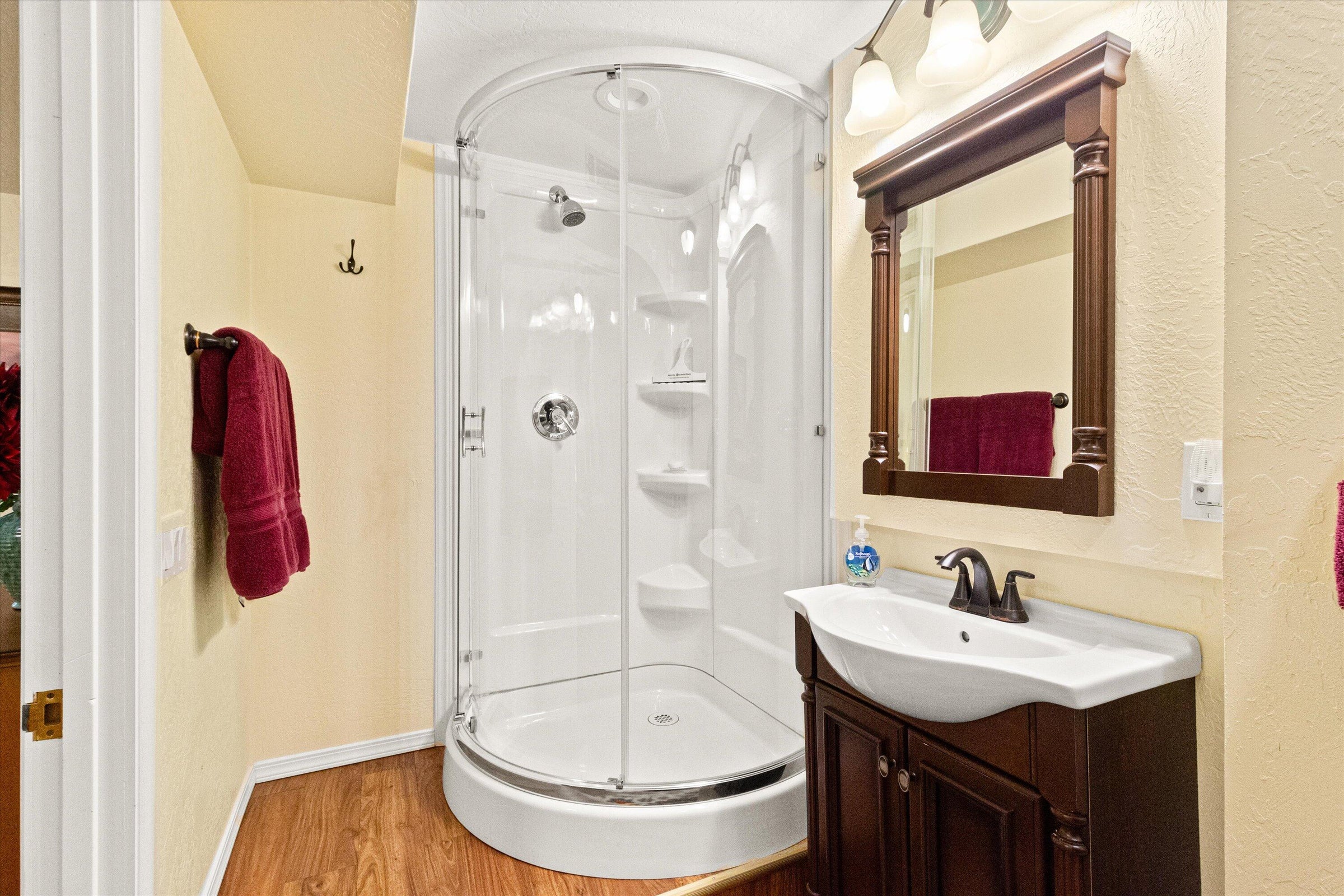 4990_Rogue_River_Hwy-25