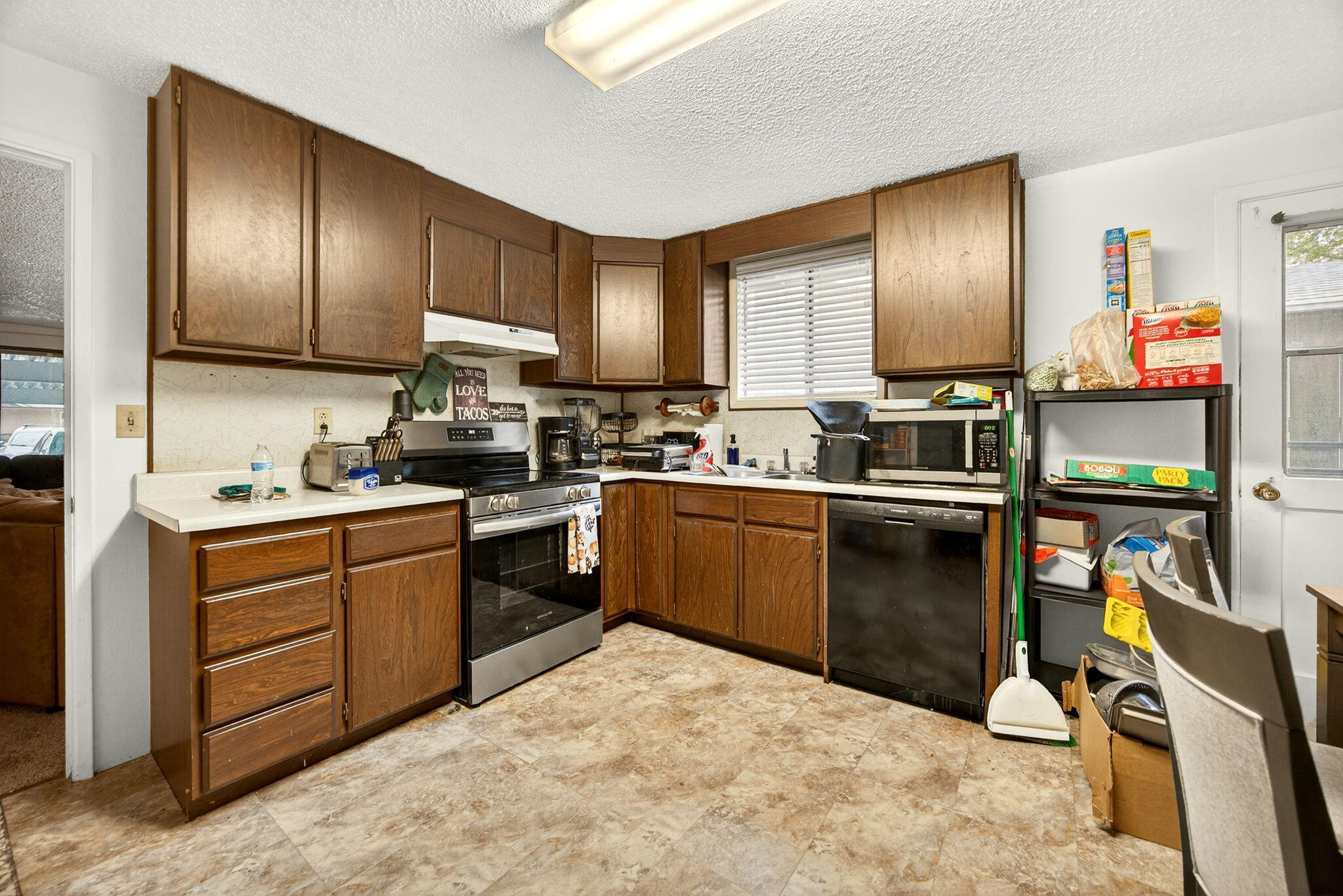 20251106184208082339000000-o