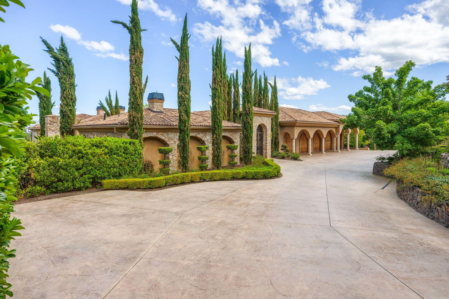 321_Pair_A_Dice_Ranch_Rd-07