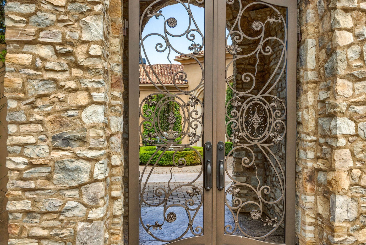 321_Pair_A_Dice_Ranch_Rd-09