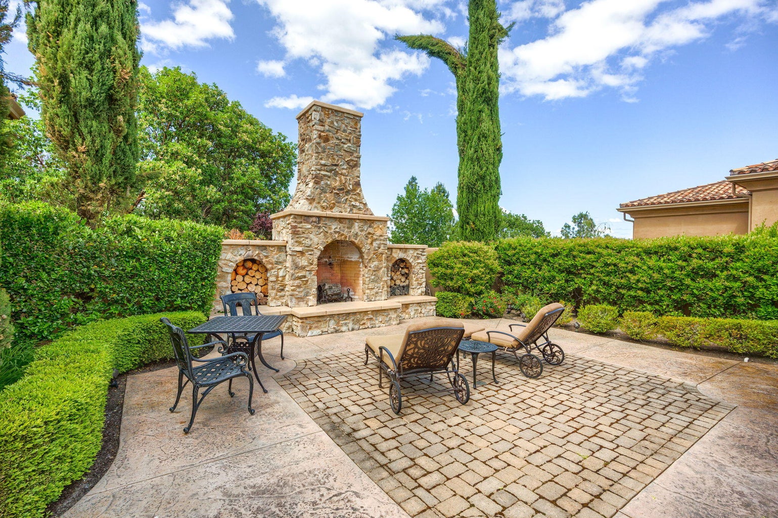 321_Pair_A_Dice_Ranch_Rd-11