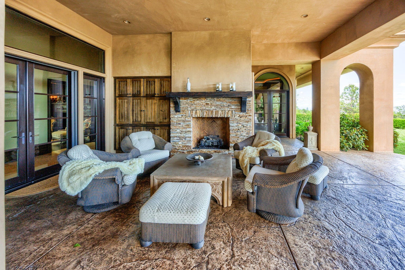 321_Pair_A_Dice_Ranch_Rd-32