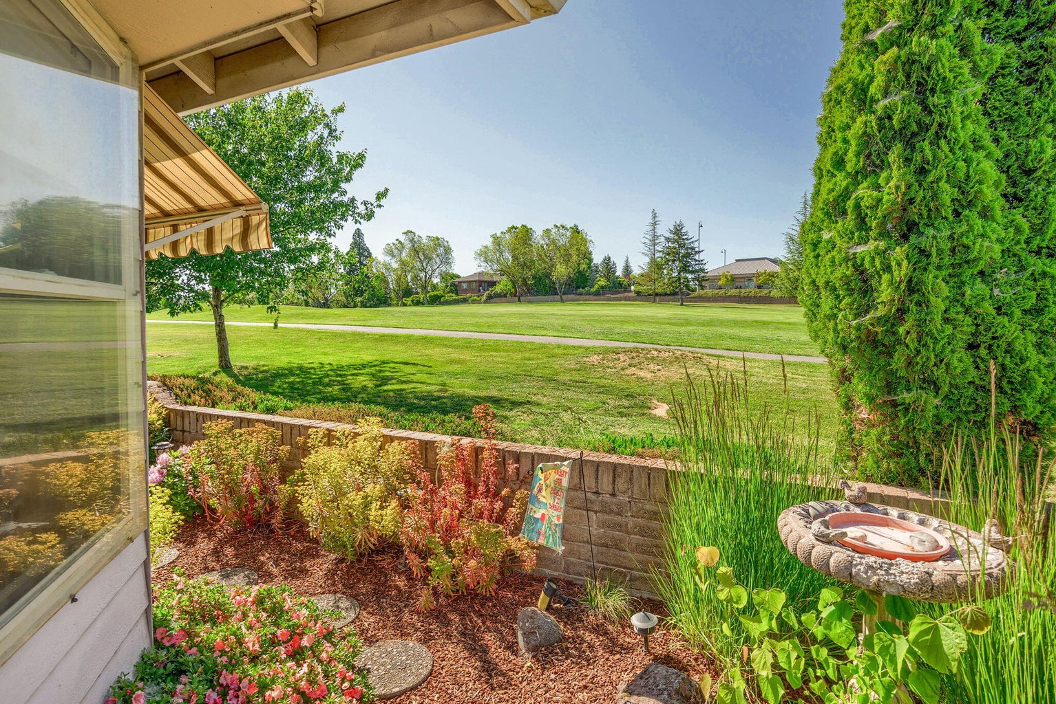 3227_Chandler_Egan_Dr-02