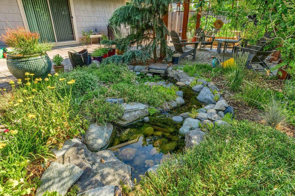 335 Meadow Slope Dr-13