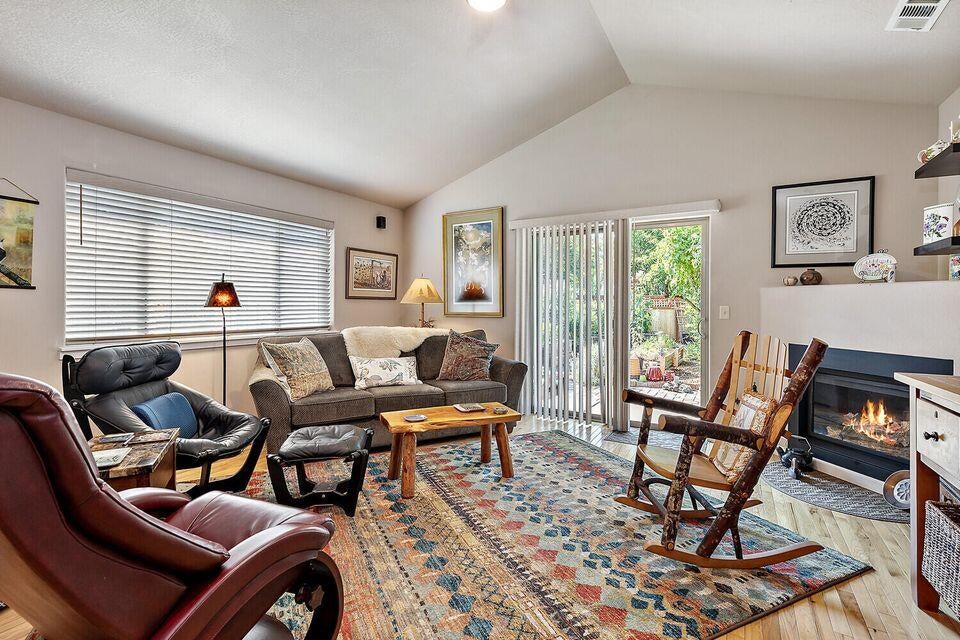 335 Meadow Slope Dr-22-FR