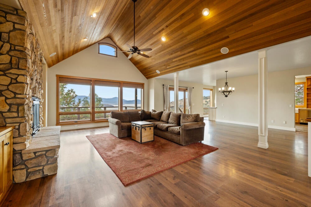 20251106151808245743000000-o