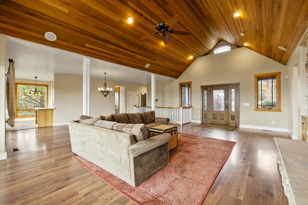 20251106151812652835000000-o