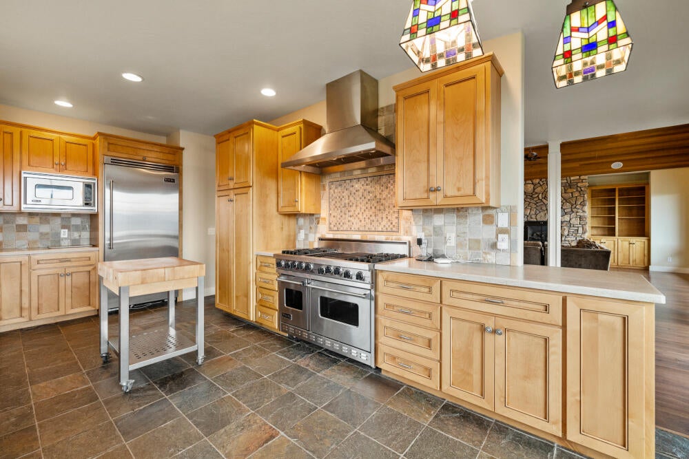 20251106151823142188000000-o