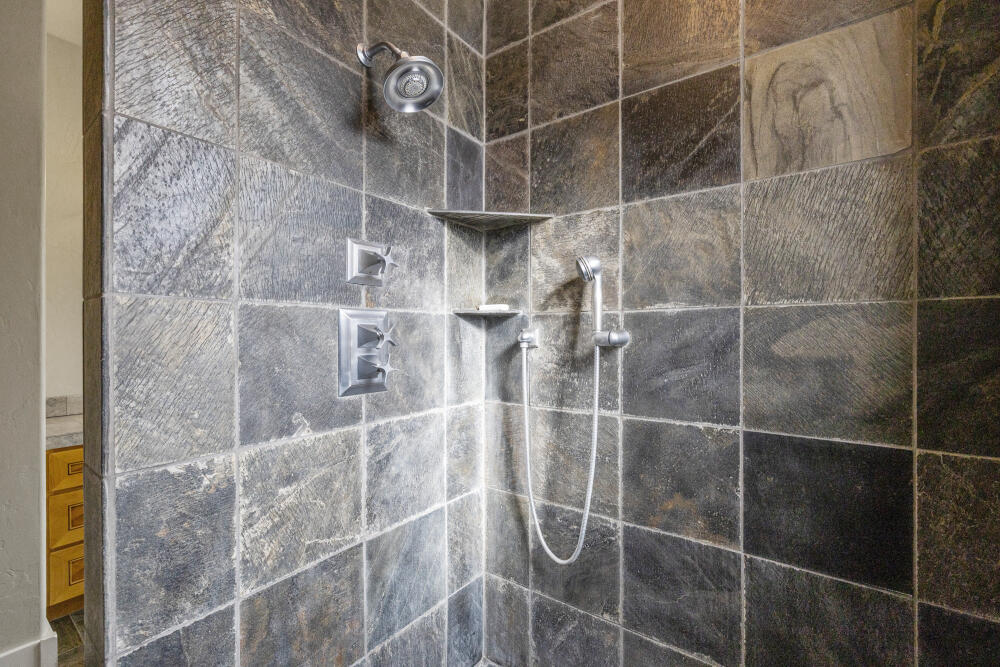 20251106151843635385000000-o