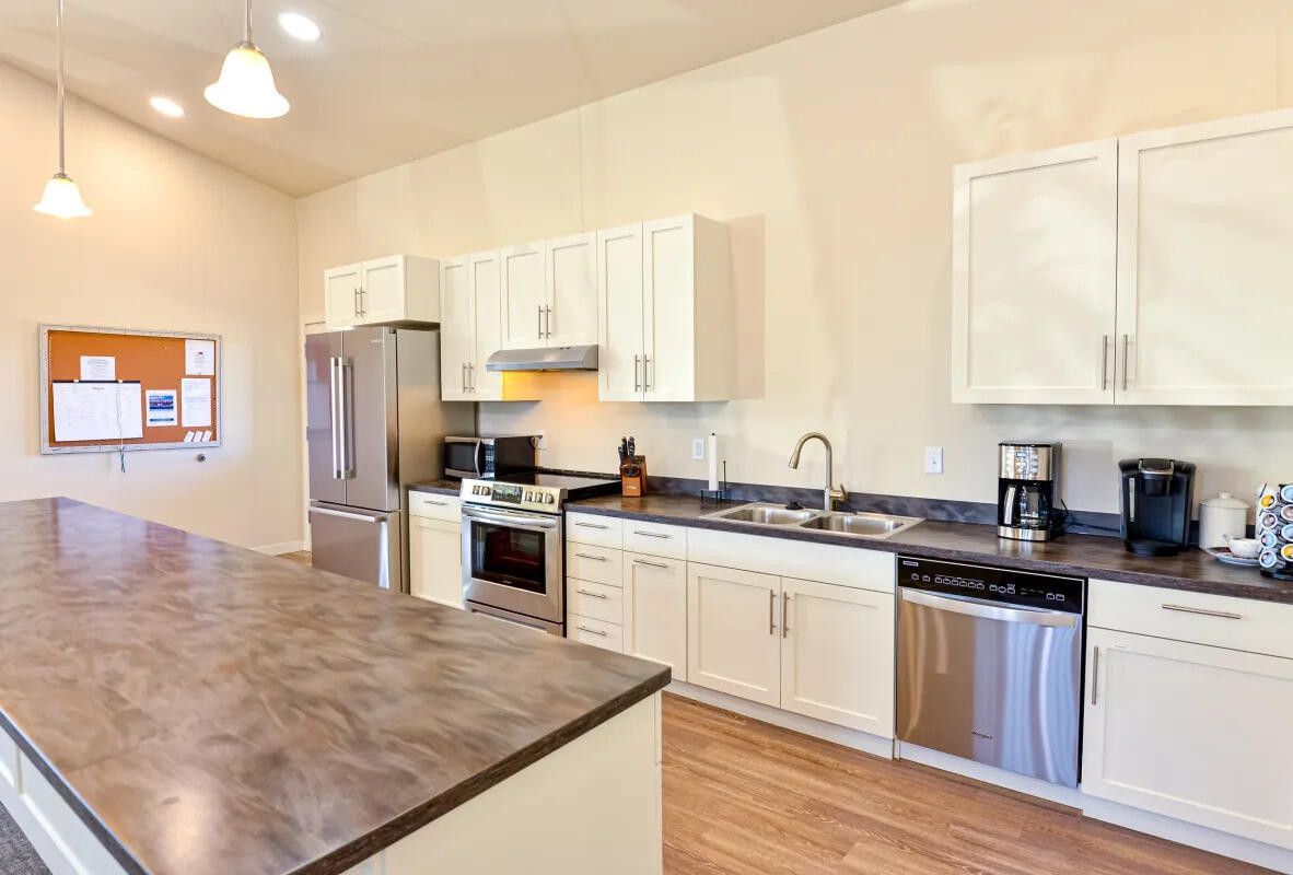  A clubhouse kitchen to die for! 