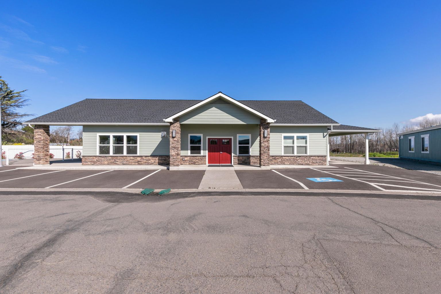  Gorgeous newer clubhouse 